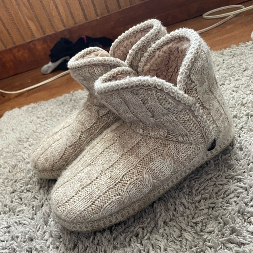 MUKLUKS